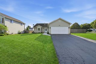 805 Thorn Creek Dr, Joliet, IL 60436