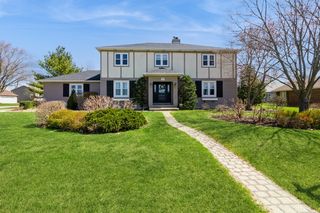 230 S  Constitution Dr, Aurora, IL 60506