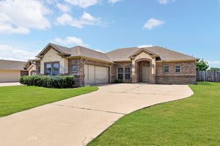 621 Marybeth Dr, Burleson, TX 76028
