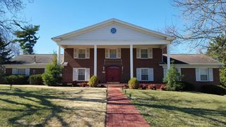 1527 S  Bedford Rd, Springfield, MO 65809