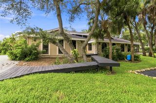 902 DRAKESWOOD COURT, Sarasota, FL 34232