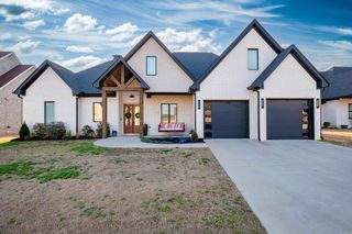 7021 Fields Dr, Benton, AR 72019