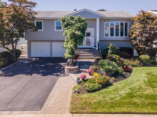 2746 Covered Bridge Road, Merrick, NY 11566