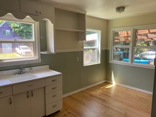 Kitchen eating nook