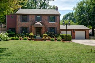 1214 E  Meadowmere St, Springfield, MO 65804