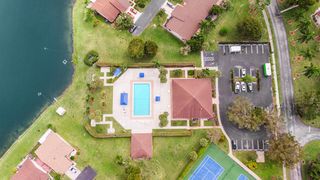 35 Kensington Lane, Boynton Beach, FL 33426