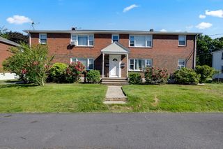 10 Vecchia St #D, Webster, MA 01570