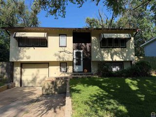 3333 SW Lakeside Dr, Topeka, KS 66614