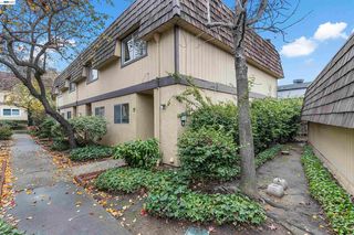 10401 Shaw St #401, Oakland, CA 94605