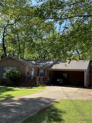 102 E  Glen Iris, Tuscaloosa, AL 35405