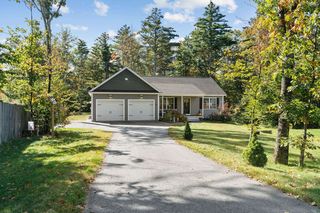 11 Fieldstone Drive, Deerfield, NH 03037