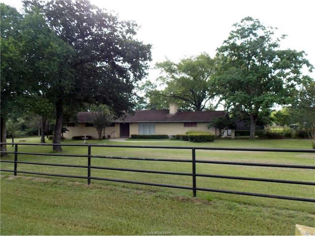 10237 River Rd, College Station, TX 77845