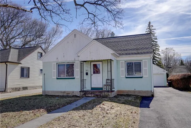 67 Colwick Rd, Rochester, NY 14624