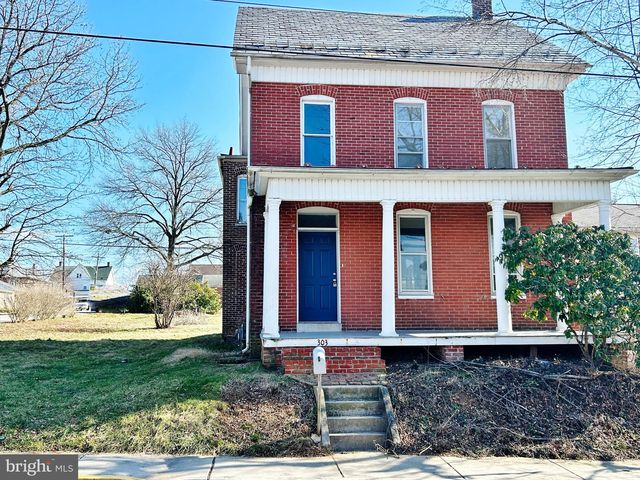 303 S  Charles St, Dallastown, PA 17313