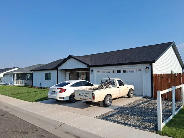 1130 Van Pl, Powell, WY 82435