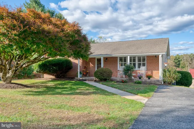 3 Old Garrett Ct, White Hall, MD 21161