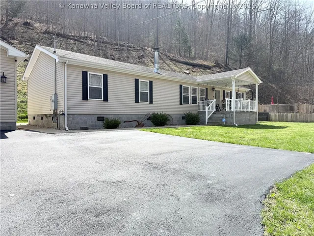 1145 Cameo Rd, Morrisvale, WV 25565
