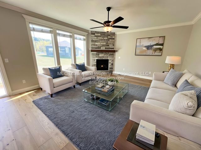 6721 Prairie Ln, Parkville, MO 64152