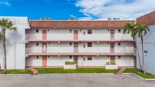 8002 Lagos De Campo Blvd #B-101, Tamarac, FL 33321