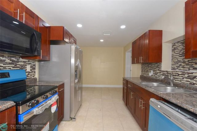 6110 NW 42nd Ter, Fort Lauderdale, FL 33319