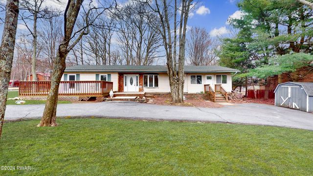 111 Starview Dr, Dingmans Ferry, PA 18328