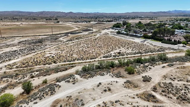 S  Lumill St, Ridgecrest, CA 93555