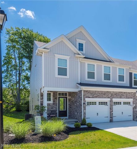 9235 Ledge View Ter, Broadview Heights, OH 44147