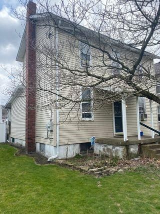 423 N  1st Ave, Derry, PA 15627