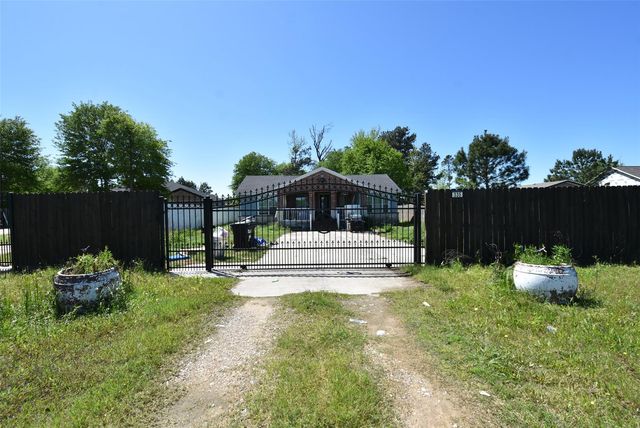 335 Road 5130, Cleveland, TX 77327