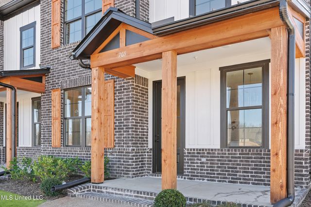 705 Bolivar Dr, Nesbit, MS 38651