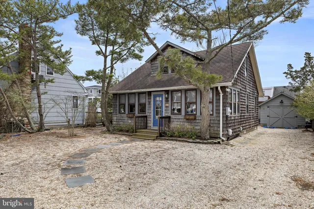 276 N  11th St, Surf City, NJ 08008