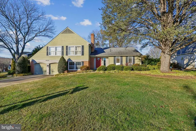 9025 Paddock Ln, Rockville, MD 20854