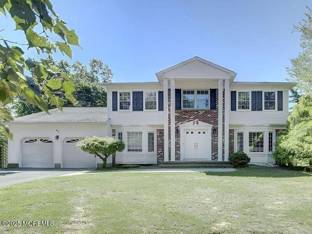 43 Apache Drive, Manalapan, NJ 07726
