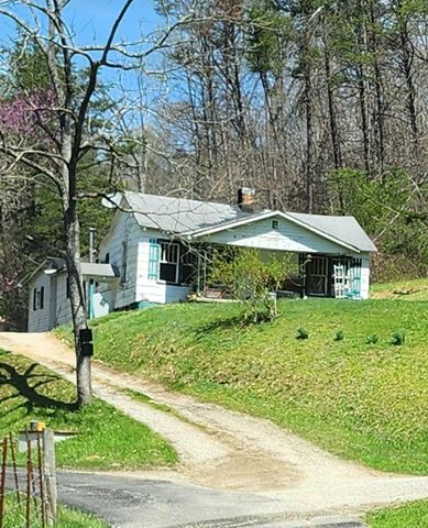 401 Clay Hollow Rd, Rush, KY 41168