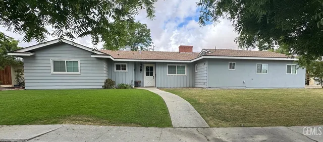 905 Bell Ave, Taft, CA 93268