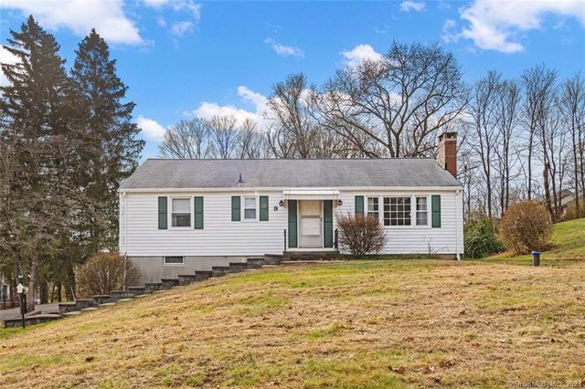 9 Brownstone Rd, East Granby, CT 06026