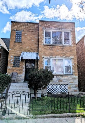 821 N  Trumbull Ave, Chicago, IL 60651