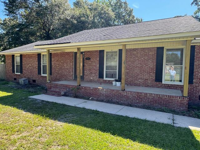 1030 Catawba St, Manning, SC 29102