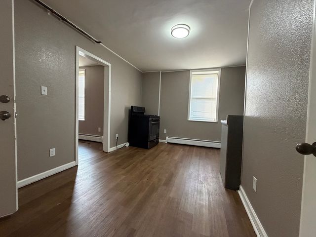 4 John St #3D, Waterbury, CT 06708