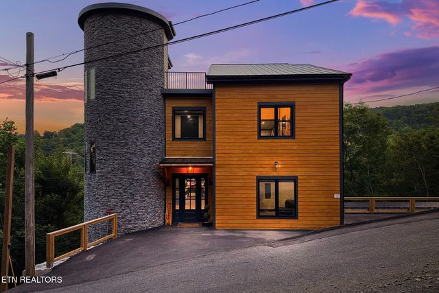 1253 Bavarian Way, Gatlinburg, TN 37738