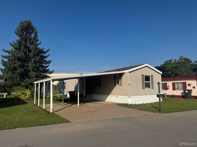 40 Oakwood, Iron Mountain, MI 49801