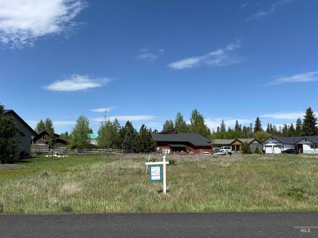 1033 Potts Dr, McCall, ID 83638