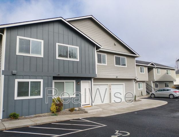 228 Cheryl Ln #13, Phoenix, OR 97535