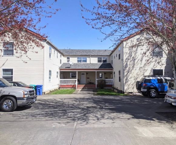6867 N  Fessenden St #3, Portland, OR 97203