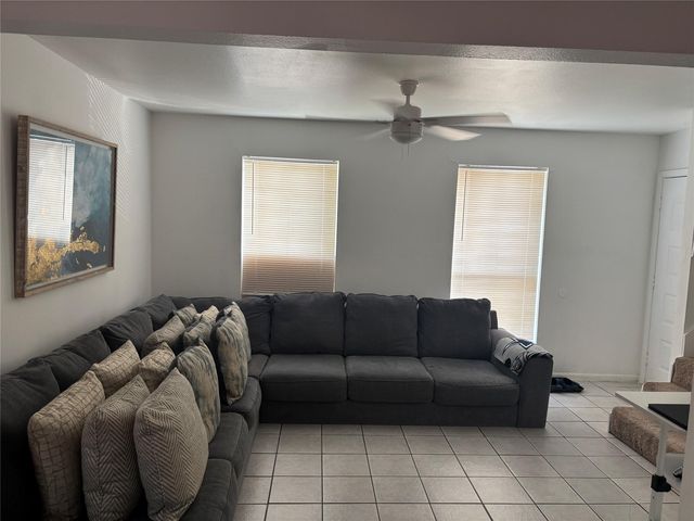 521 Ferguson St #4, Humble, TX 77338