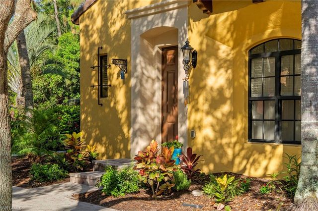 9121 Chula Vista ST #12201, Naples, FL 34113