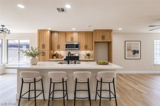 1640 Divinity St, Las Vegas, NV 89142