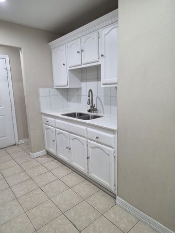 7609 Villa Rama South St #4, Mission, TX 78572