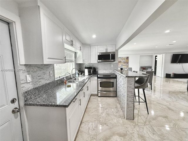 947 NE 149th St #0, Miami, FL 33161