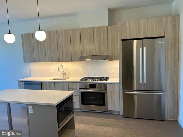 7175 12th St NW #210, Washington, DC 20012